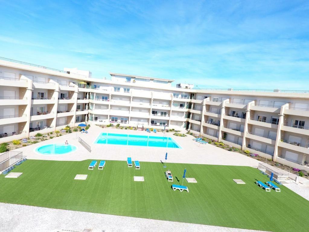 Apartamento Em Quinta Da Barracuda البوفيرا المظهر الخارجي الصورة